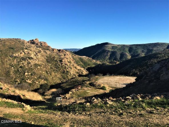 142 Saddlebow Rd, Bell Canyon, CA 91307